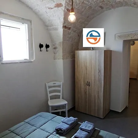 Le Tre Volte - Typical Stone House *